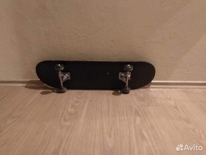 Самокат и скейт