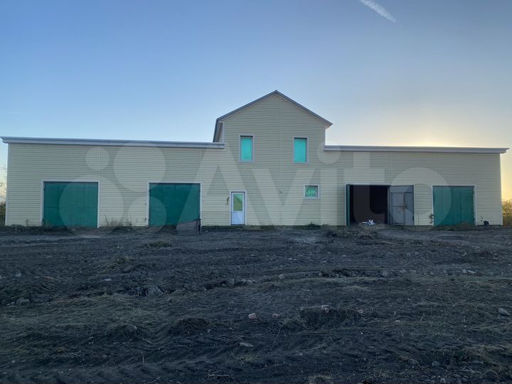 Здание, 1100м²