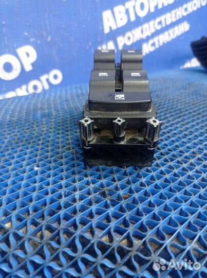 Блок управления стеклоподъемниками Hyundai I40