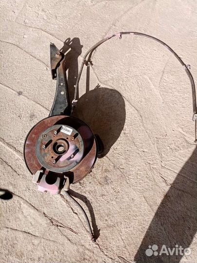 Ступица задняя правая Тойота Рав 4, 2010 года