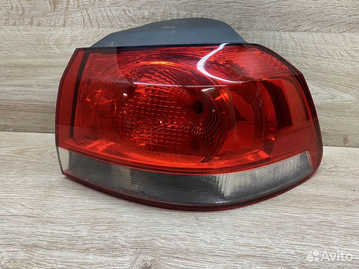Фонарь задний правый Volkswagen Golf 6 111731