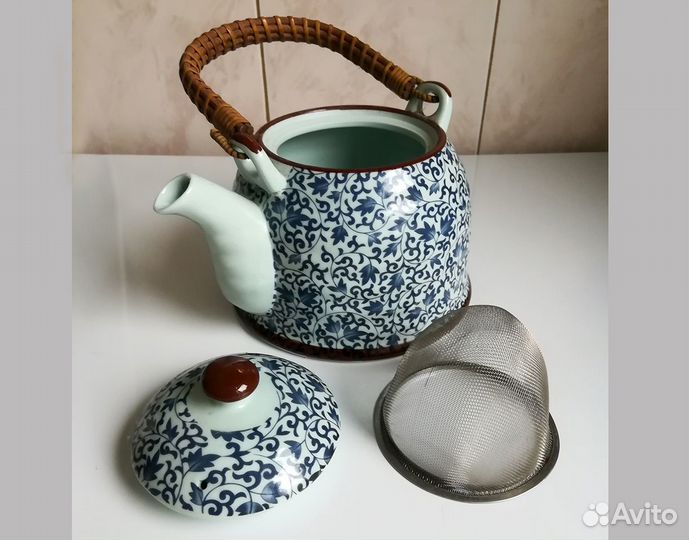 Китайский фарфор: чайник и вазочка