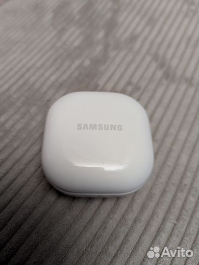 Беспроводные наушники Samsung Galaxy Buds 2