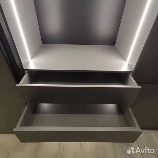 Прихожая с подсветкой тренд 2025