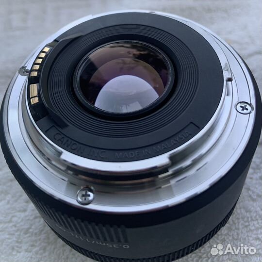 Canon EF 50mm f/1.8 STM