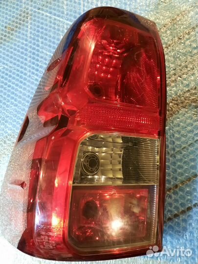 Фонарь задний на тойота Hilux 2017-2020