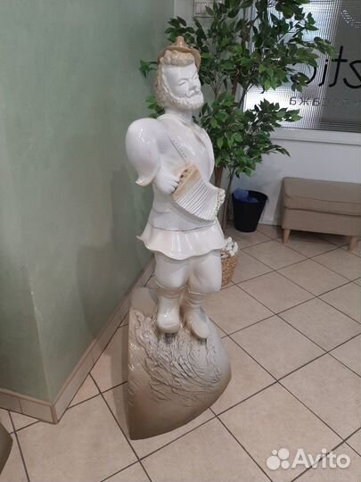 Декоративная фигура