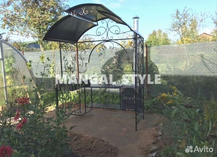 Мангал с крышей