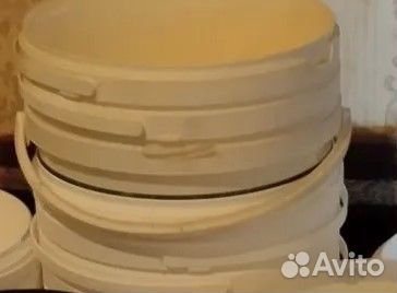 Пластиковые контейнеры,бутылки, банки, ведерки