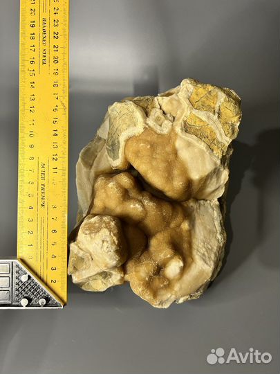 Септария с желтым кальцитом