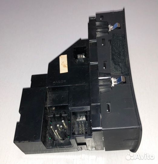 Кнопка стеклоподьемника передней левой двери BMW X