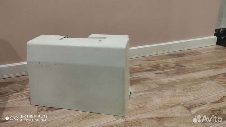 Husqwarna 230 швейная машинка