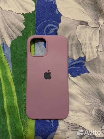 Чехлы на iPhone 12