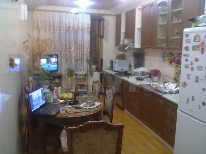 3-к. квартира, 95 м², 2/3 эт.