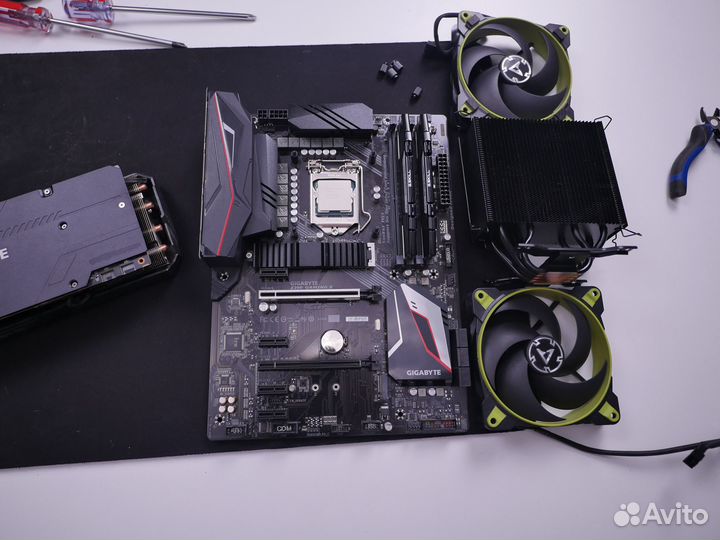 Z390 gaming x i7 9700K 32gb ssd 1tb