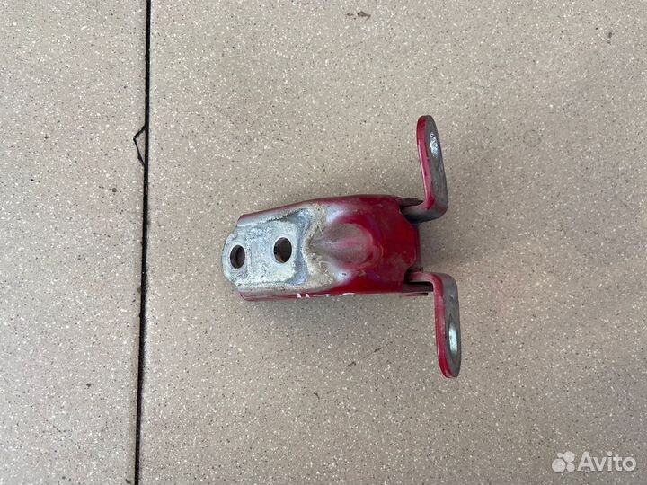 Петля двери задняя левая нижняя Kia Ceed (ED)