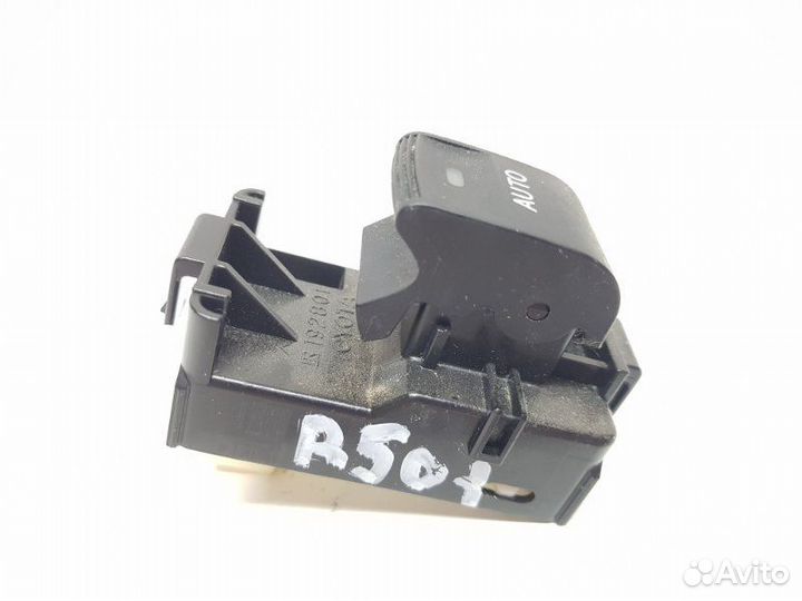 Кнопка стеклоподъемника задняя правая Toyota Auris