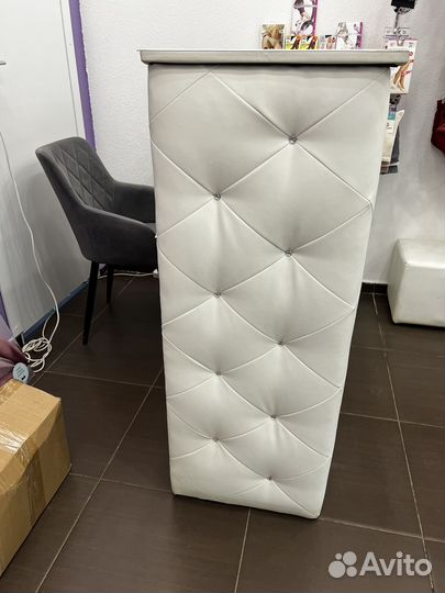 Кассовая стойка-ресепшн