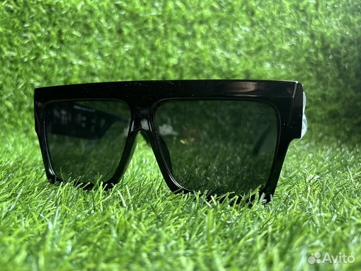 Солнцезащитные очки fendi женские