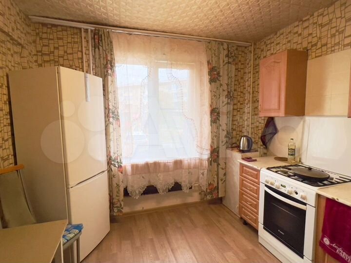 3-к. квартира, 70 м², 1/4 эт.