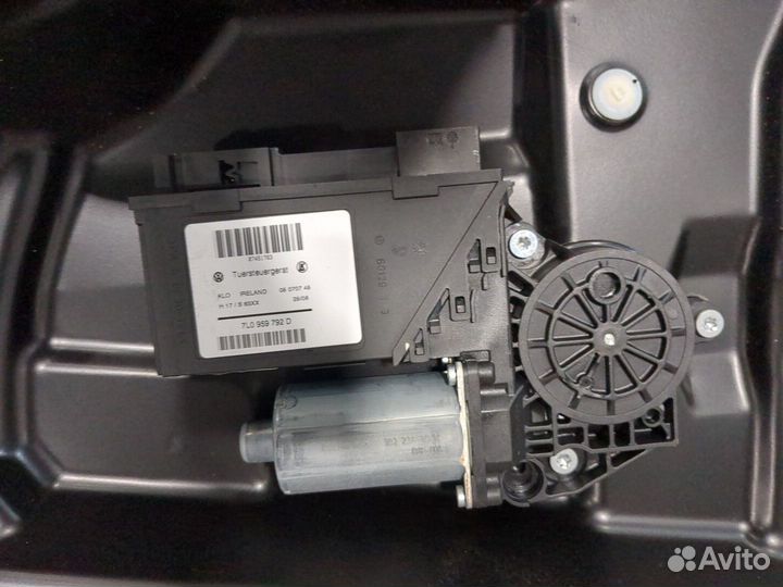 Стеклоподъемник электрический Volkswagen Touareg, 2008