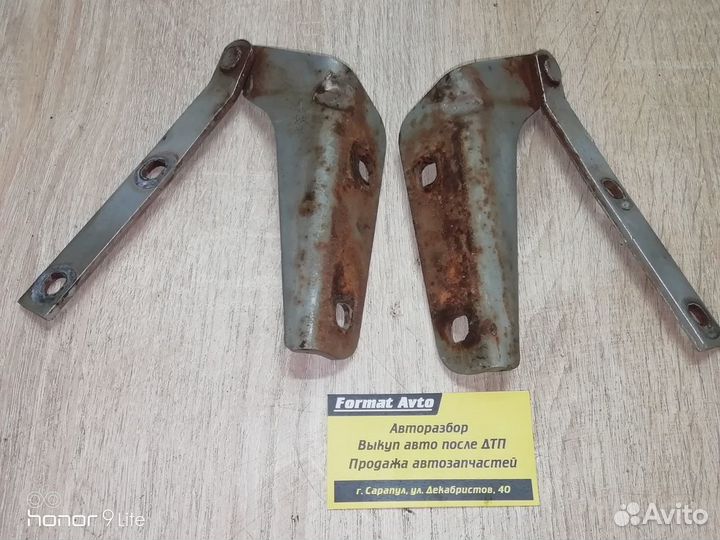 Петля капота Chevrolet Niva 2123