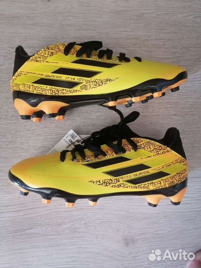 Футбольные бутсы adidas