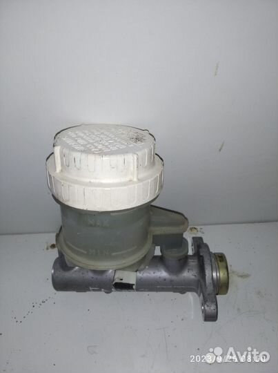 Главный тормозной цилиндр Митсубиси Галант EA7A