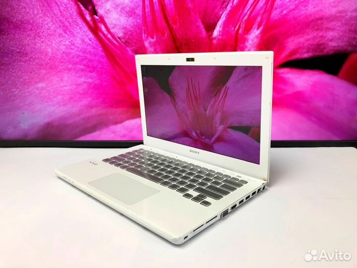 Ноутбук Sony Vaio c гарантией Intel i3