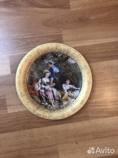 Настенная тарелка