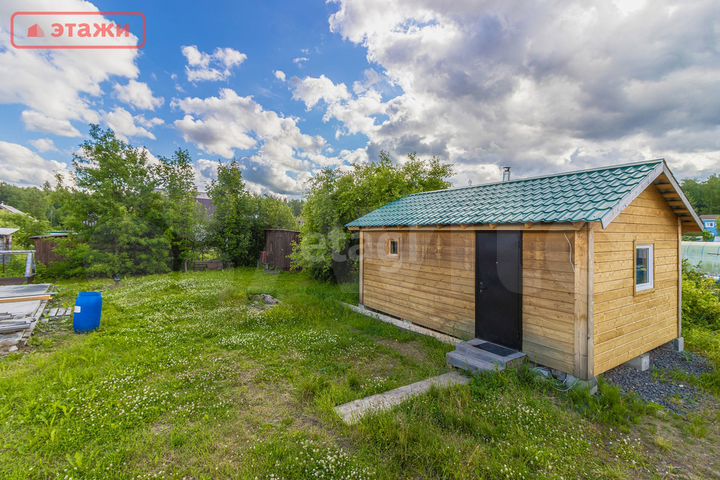 Дом 32 м² на участке 9,9 сот.