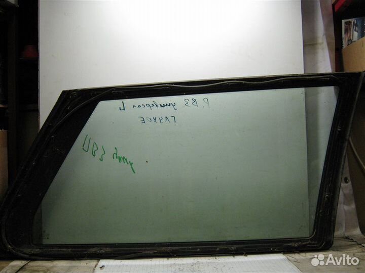 Стекло кузовное глухое левое Volkswagen Passat