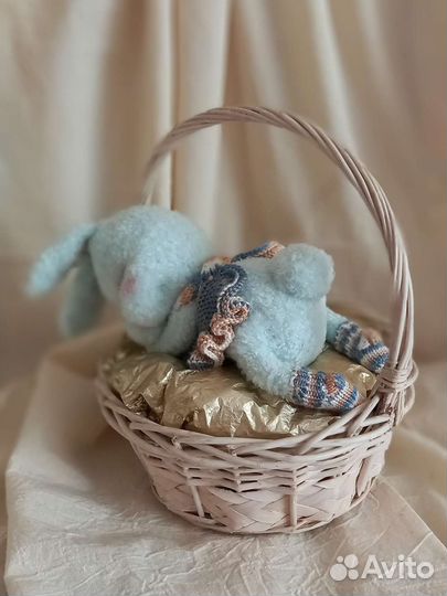 Вязаный зайка - сплюшка