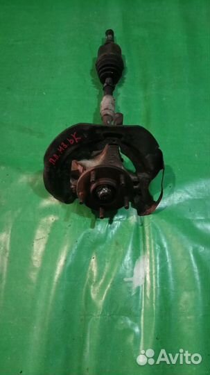 Цапфа перед левая с полуосью Mazda3 Bk 2003-2009