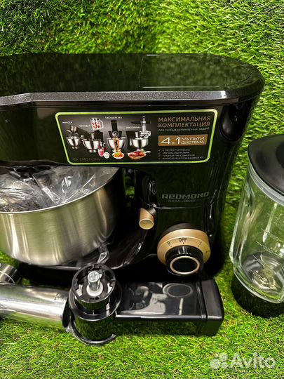 Кухонный комбайн Redmond RKM-4045 (К)