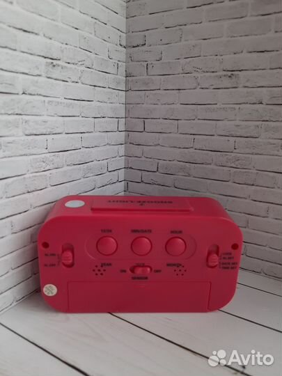 Часы электронные настольные