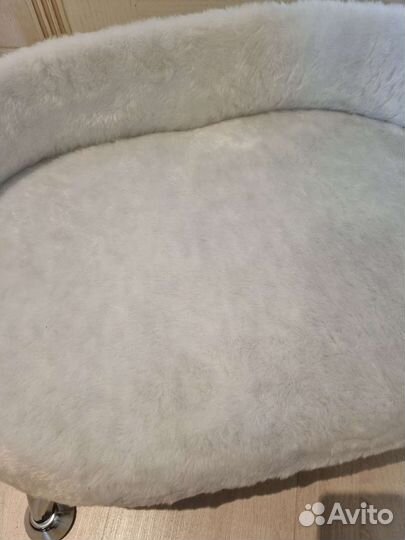 Диван для кошек и небольших собак