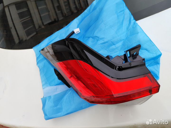 Оригинальный левый фонарь toyota RAV4 xa50