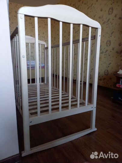 Детская кроватка качалка