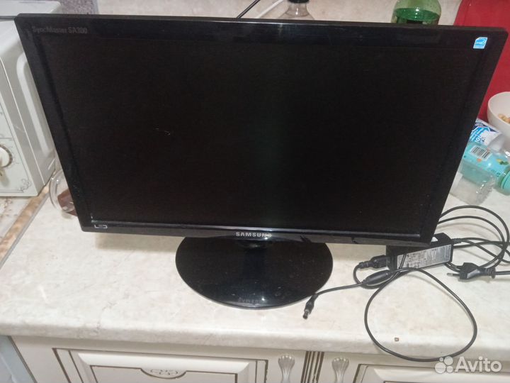 Монитор Samsung 19 дюймов широкий
