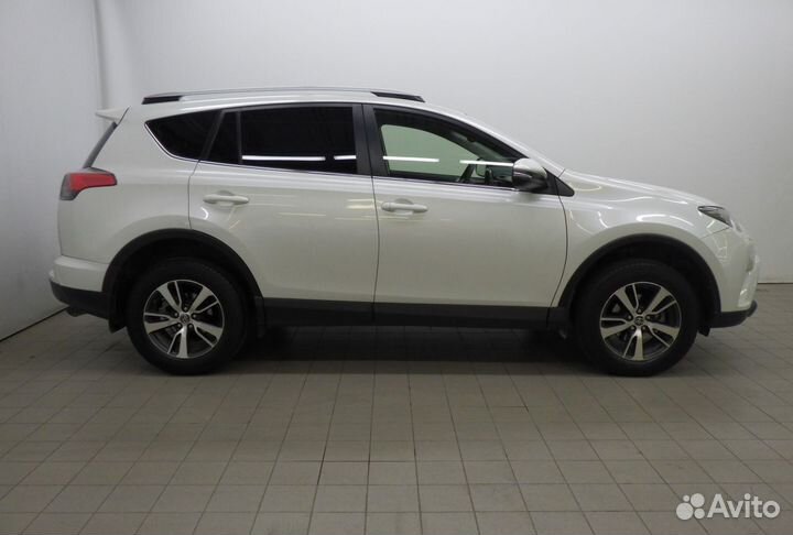 Toyota RAV4, 2016