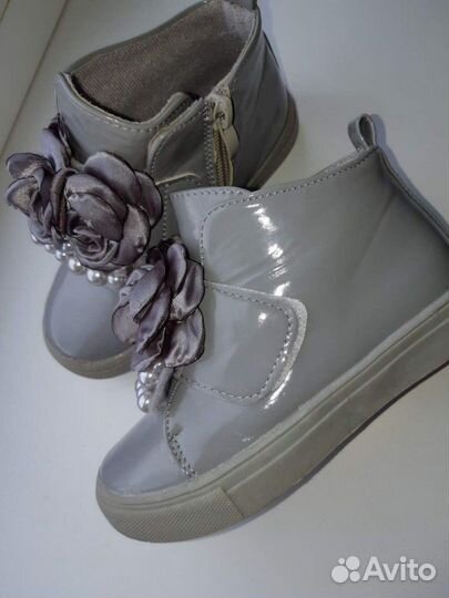 Новые ботинки