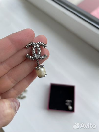 Брошь и серьги Chanel