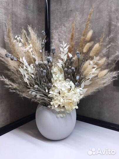 Букет из сухоцветов с вазой