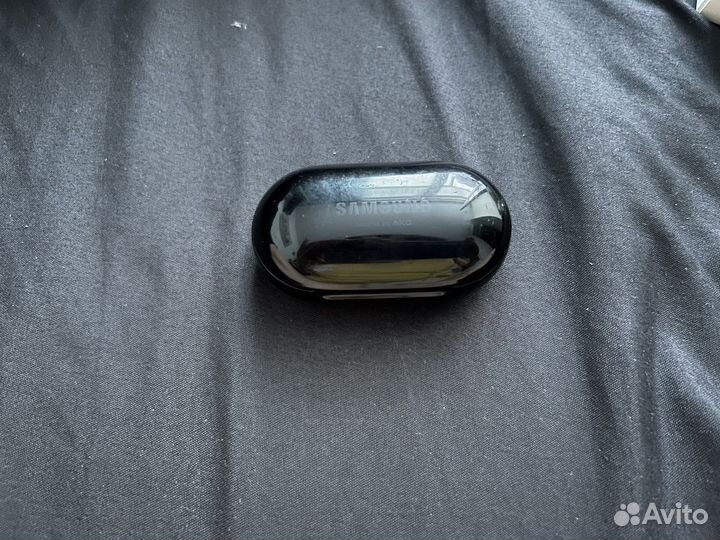 Беспроводные наушники samsung buds