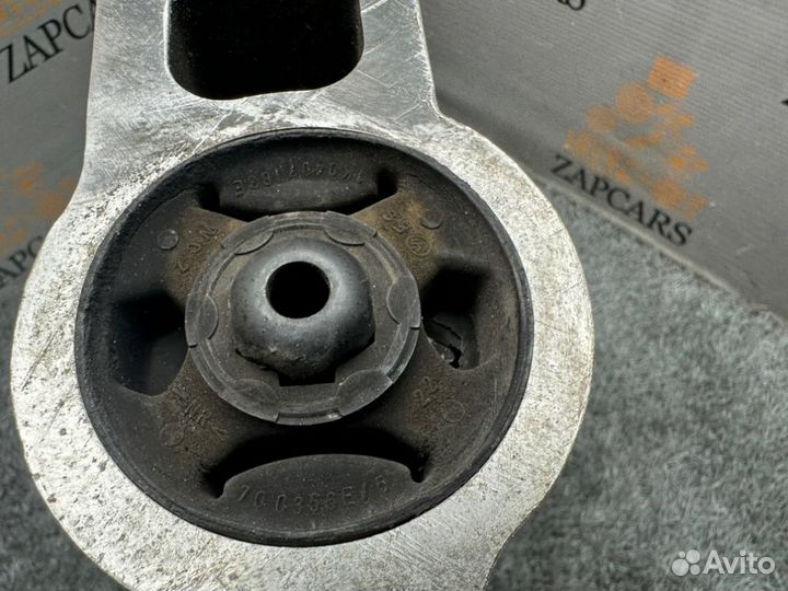 Рычаг правый Volkswagen Golf 6