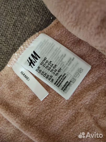 Комплект шапка, манишка и варежки