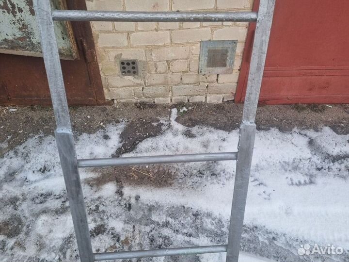 Лестница металлическая из уголка дл 3,40м на 47 см