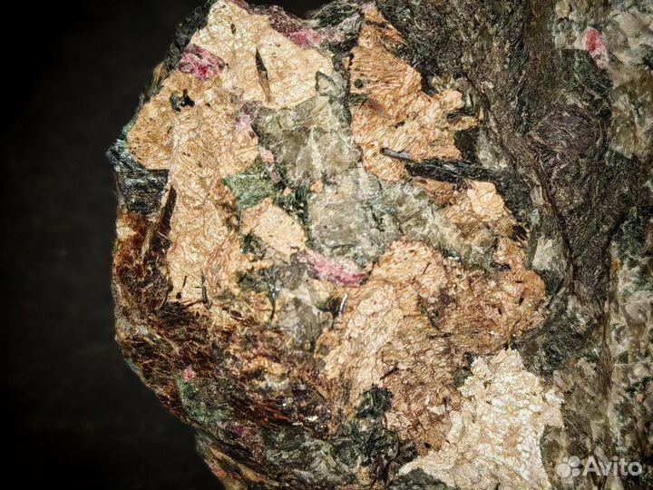 Мурманит, Лампрофиллит. 279