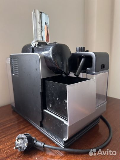 Кофемашина delonghi nespresso с капучинатором